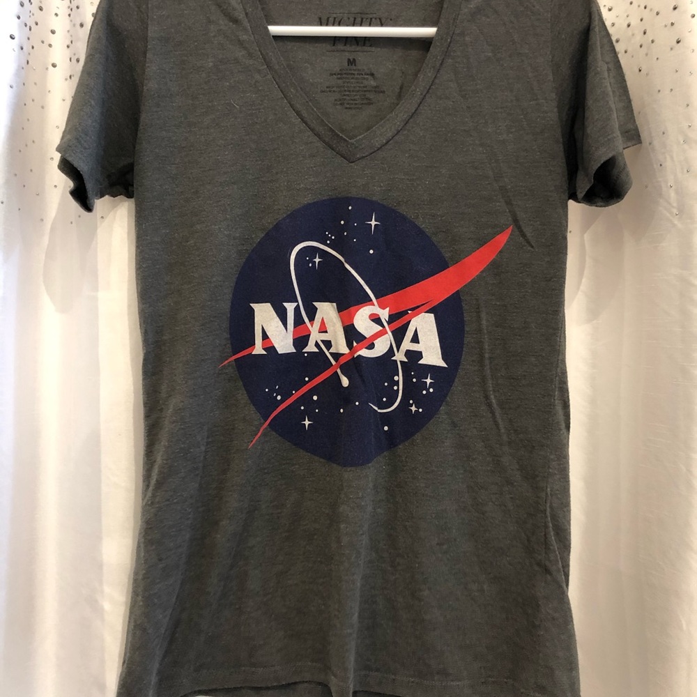 Girls Medium NASA T-shirt